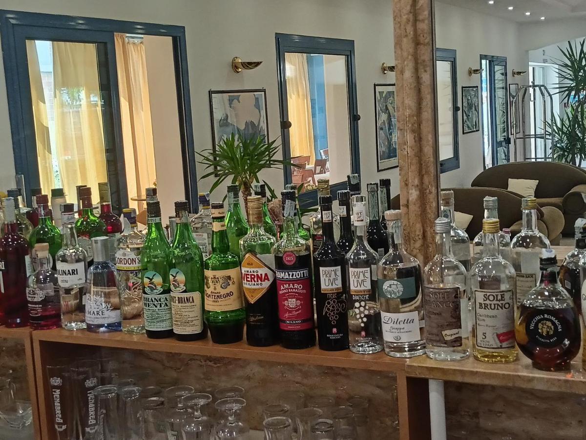 Hotel Ascot Riccione Buitenkant foto