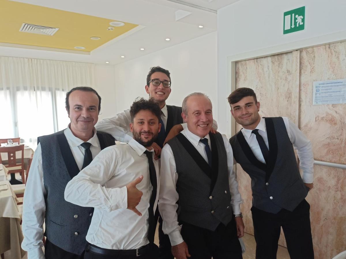 Hotel Ascot Riccione Buitenkant foto
